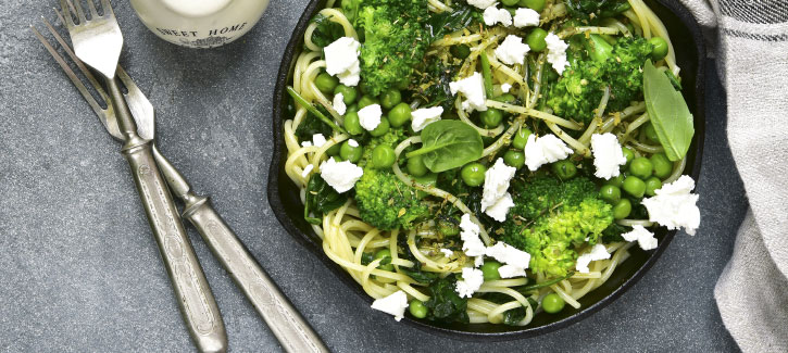 Vegetarische spaghetti met broccoli en geitenkaas