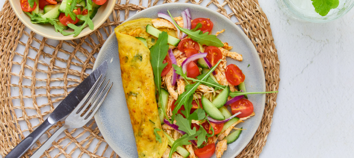 Omelet met pulled chicken