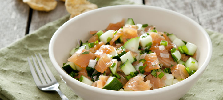 Zalmsalsa met barbecue chips