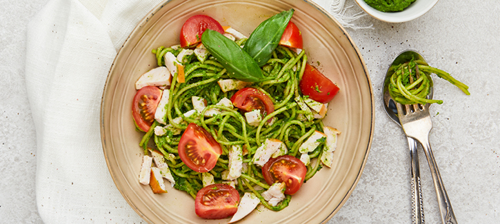 Spaghetti met romige spinazie-avocadosaus