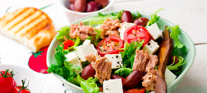 Andijviesalade met tonijn en feta