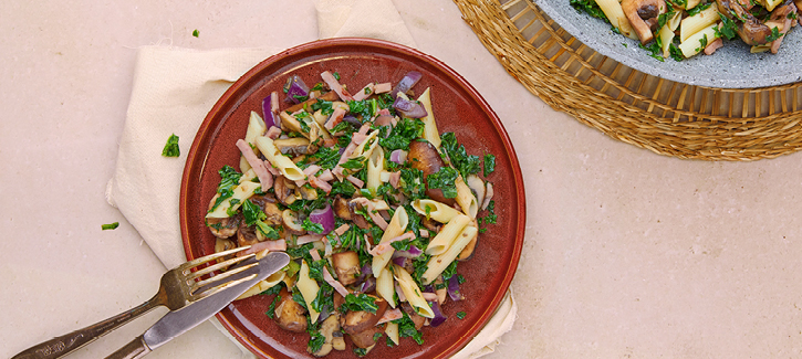 Winterse pastasalade met boerenkool