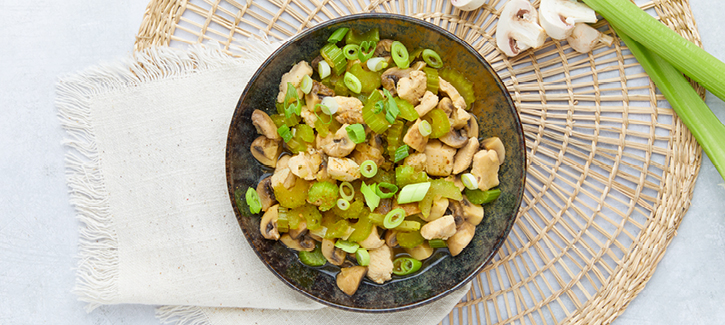 Kippenstoof met champignons en bleekselderij