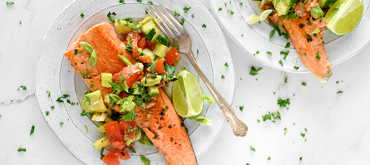 Zalmfilet met tomaat-avocado salsa