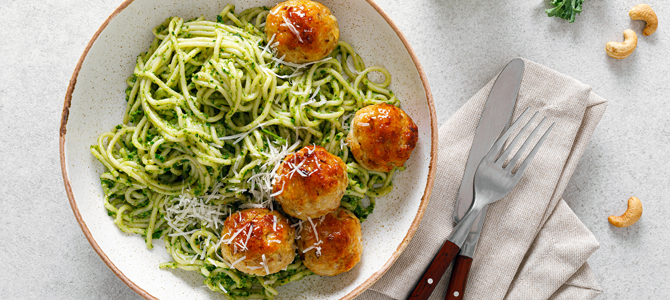 Spaghetti met kipgehaktballetjes en spinazie