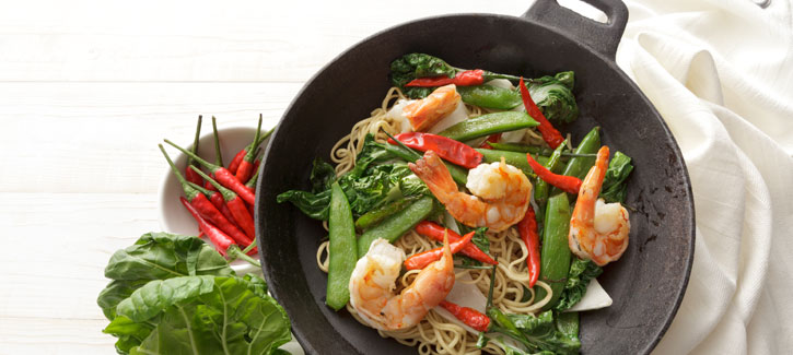 Noodles met garnalen, Chinese kool en peultjes