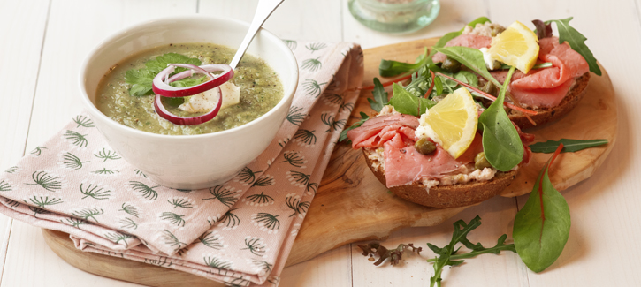 Courgettesoep met broodje rosbief-tonnato