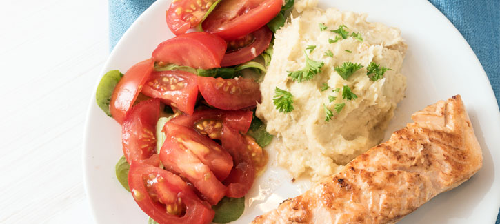 Zalmfilet met tomaatjes en puree van pastinaak