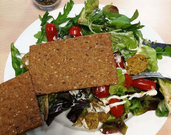 Salade met PowerSlim Balance crackers