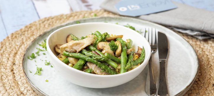 Rijstrisotto met asperges en champignons