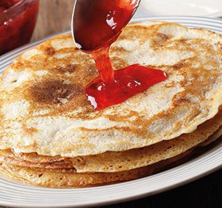 Pannenkoek met jam en kaneel
